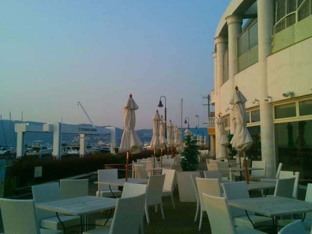 bgn[o[ɂ̂ŁAƂĂ͋CB_̉w ɓ}^E