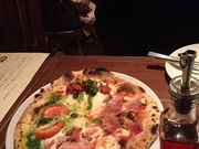 ̃}}̃{b\ BOSSO PIZZERIA E BAR BOSSO sbcFA G o[ ۂ̓̓eʐ^1