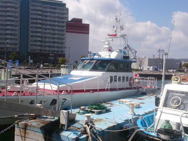 �h���[���v���U�̑O�́A�ό��D�̔������ɂ��Ȃ��Ă��܂��B�܂��A�D����������┑���Ă��܂��B_�G�X�p���X�h���[���v���U