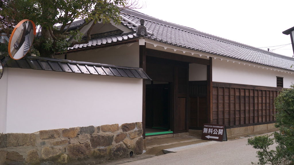旧池田屋敷長屋門