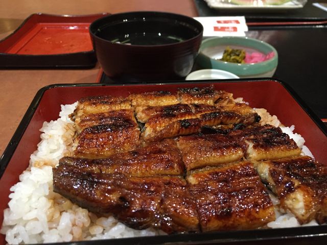 大広間で、食べました。他にもたくさんのメニューがありますので、食事にも困りません。_長島温泉　湯あみの島