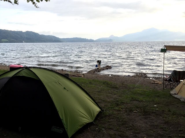 湖畔の雰囲気の良いキャンプサイト_仲洞爺キャンプ場