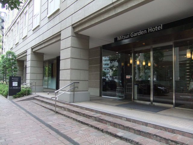 ˂̃ }[A BUFFET and CAFE LA MAREA̓eʐ^8