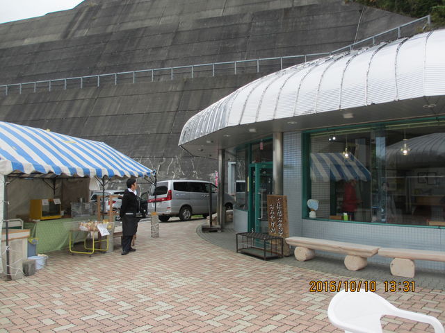 kama̓ޗǖ_@XEyHR[i[̓eʐ^1