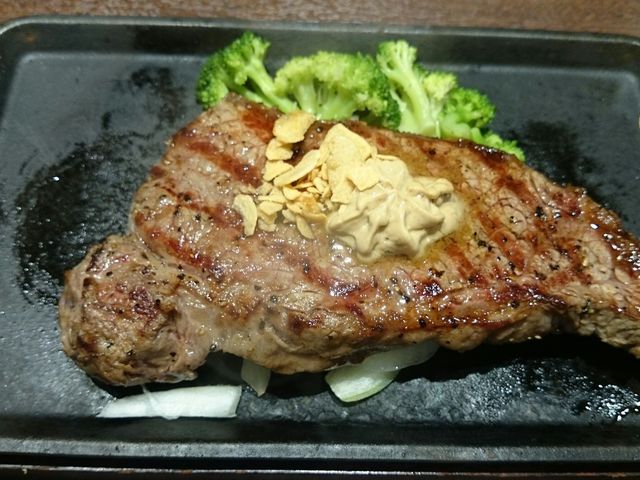 q300giR[ubR[Ƀ`FWj_ȂXe[Ls͌OX