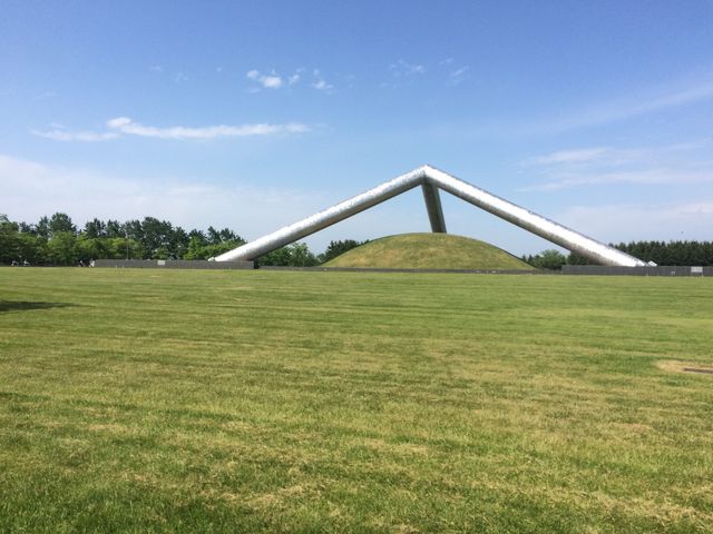 �����ȃs���~�b�h������܂��B_���G��������