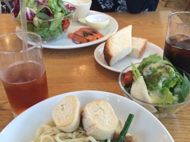 ha---i�����FARMERSMARKET�������ƃJ�t�F�̓��e�ʐ^1