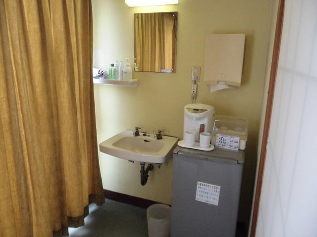 ��ق̕����̐��ʂƗ①��
�@�Â��ł�_���ɂ�܃z�e��