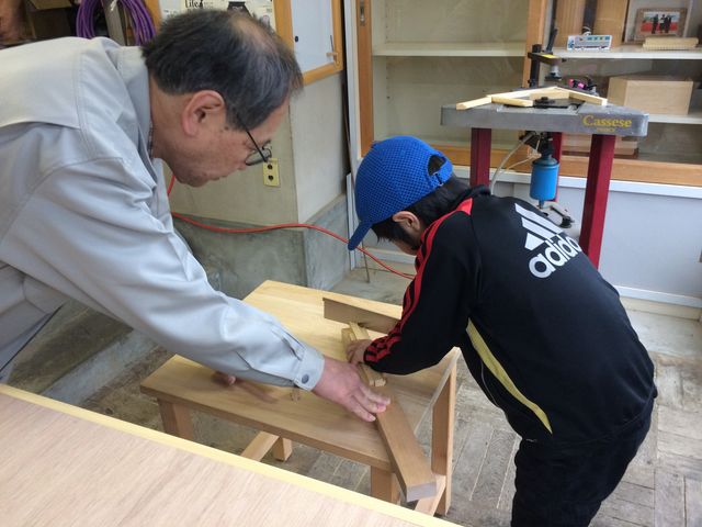 ut̐搶DJɋĂꂽ̂ŏwły܂B_؍H