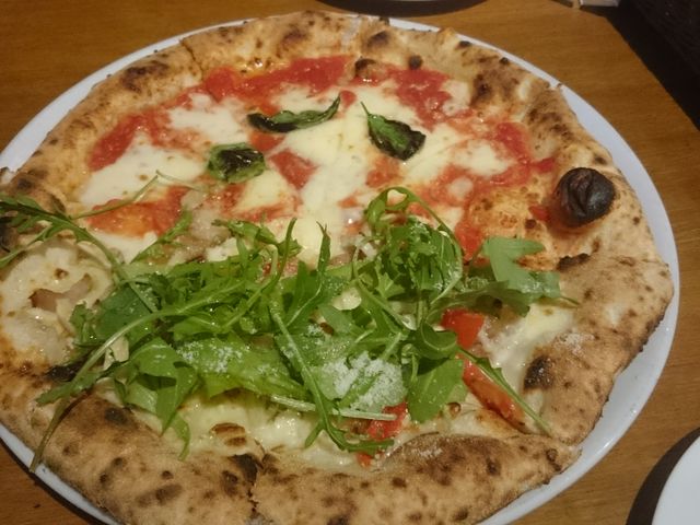 R^[PIZZERIA BAR okei̓eʐ^1