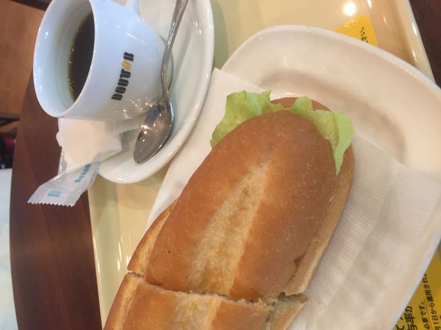 ~mThZbg_hg[R[q[Vbv ۓWwXiGOURMET COFFEE DOUTORj