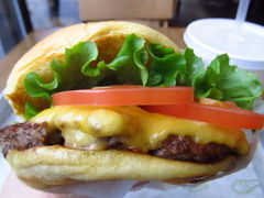 ܁̃VFCN VbN O傤ؓXiSHAKE SHACKjւ̓eʐ^1