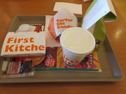 [[̃t@[XgLb` юiFirst Kitchenj̓eʐ^1