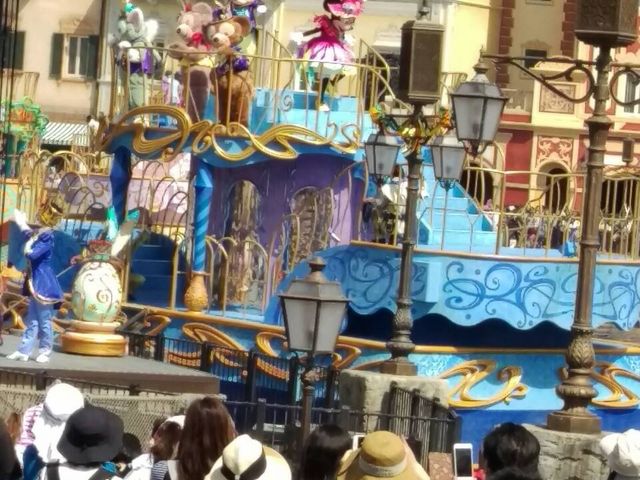 �V���[_�����f�B�Y�j�[�V�[(R)