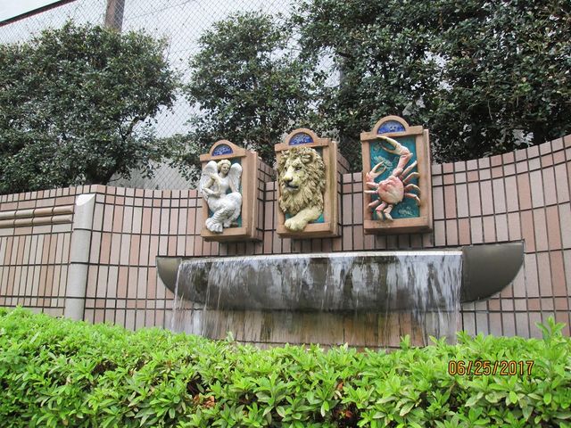 ���É����}�z�e���̓�����ɂ���A�����̃����[�t�B_�����}���g��