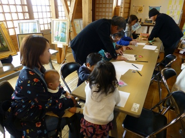 �����Ȃ��q���񂩂�W�O��̕��܂ŊG���y���݂܂���(^^��_���̉w�₢�� �G�R���f���n�E�X�i�Ȗ،���s�j