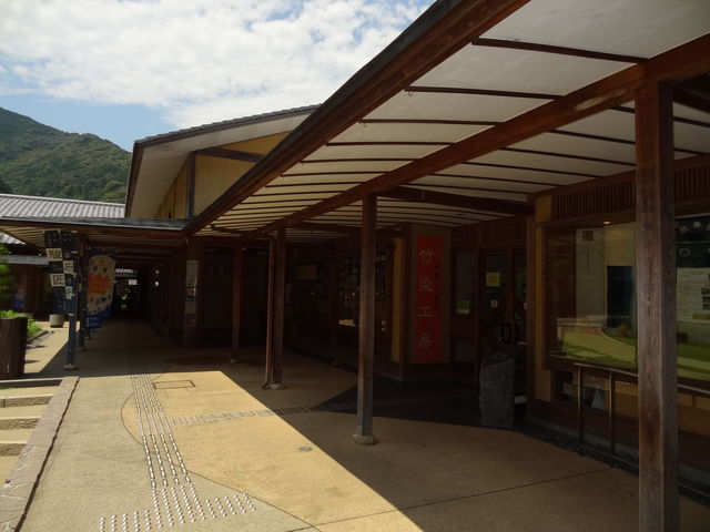 �Â��ȕ��͋C�ł�_�x�{�̍H�[ ���h