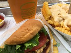 aya0814̃VFCN VbN O傤ؓXiSHAKE SHACKjւ̓eʐ^1