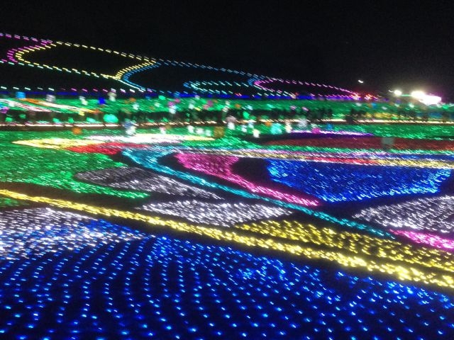 �J���t���ȃC���~�l�[�V����_�����h�C�c��