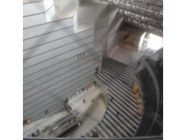 �R���T�[�g���_�A�N���X����