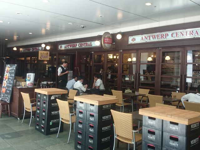 Xł_Antwerp Central Ag[v Zg ۂ̓X