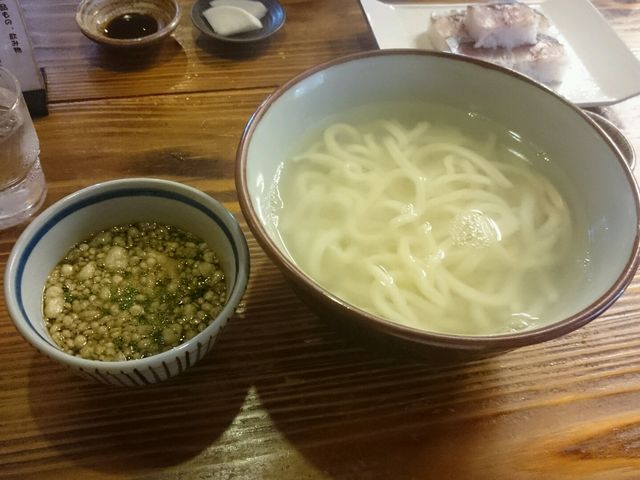 釜揚げうどんと魚ずし_釜揚うどん岩見