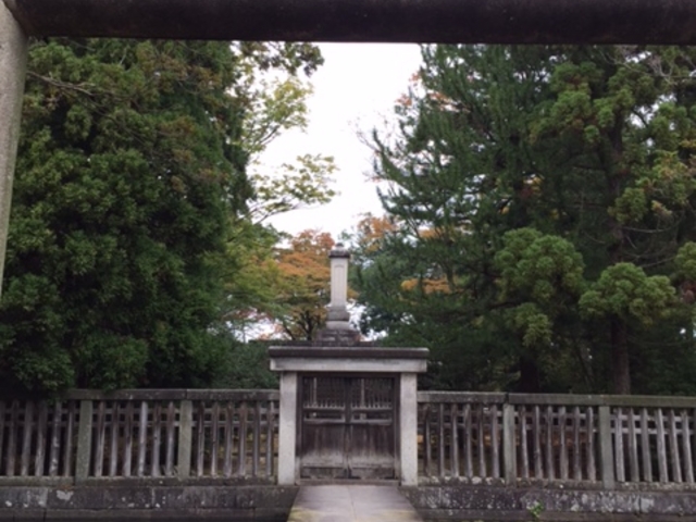 �x�Ɉ͂܂�Ă���A�߂��܂ōs�����Ƃ͂ł��܂���B_�O�c�����揊