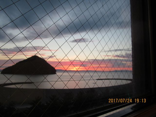 宿の窓から_浅虫海岸