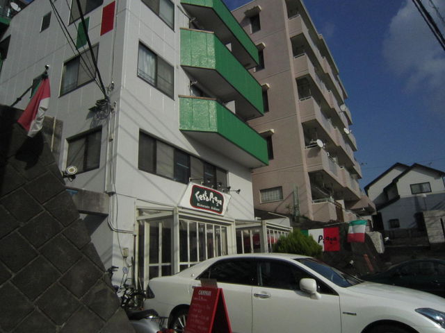 ܂ȂFesta Piazza̓eʐ^1