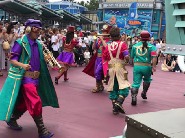 �p�t�H�[�}���X���y����_�����f�B�Y�j�[�V�[(R)