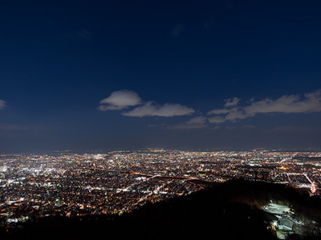 �R�T���̖�i��_������R���[�v�E�F�C