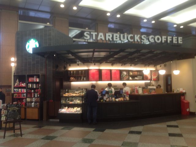 SAKURA����̃X�^�[�o�b�N�X �R�[�q�[ �b����K�[�f���v���C�X�X�iStarbucks Coffee�j�̓��e�ʐ^1