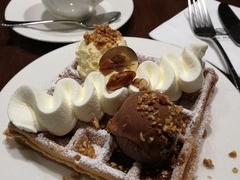 ₷PIERRE@MARCOLINI@GINZAւ̓eʐ^1