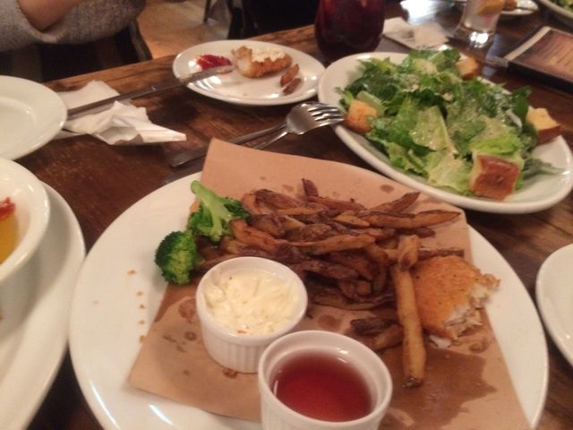 ŏɗ񂾃tBbVAh`bvXƃV[U[T_͕ʂłB_AJXg or[YG`J