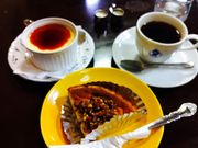 䂫ȂEVIAN@COFFEE@SHOP̓eʐ^1