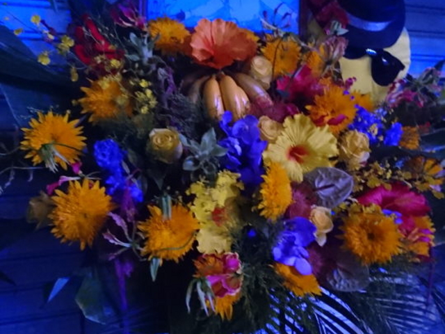 �A�C�X�V���[�ł̓��r�[�ɉԗւ�������؂₩�ɁB_�R�[�Z�[�V���l�X�P�[�g�Z���^�[