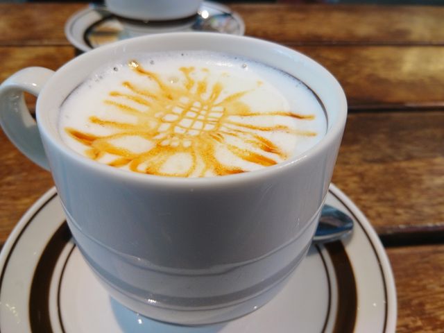 䂤̃XYJtF SUZU CAFE hiroshima̓eʐ^1