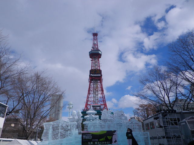 ��܂�ɂ�_�����ۂ�e���r��