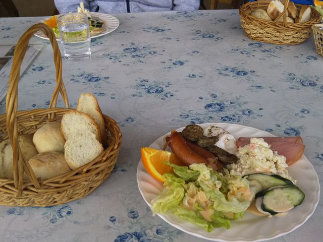 pikopiko̗֒򍂌@X̃JtF@ủ́v`Dԁ`̓eʐ^2