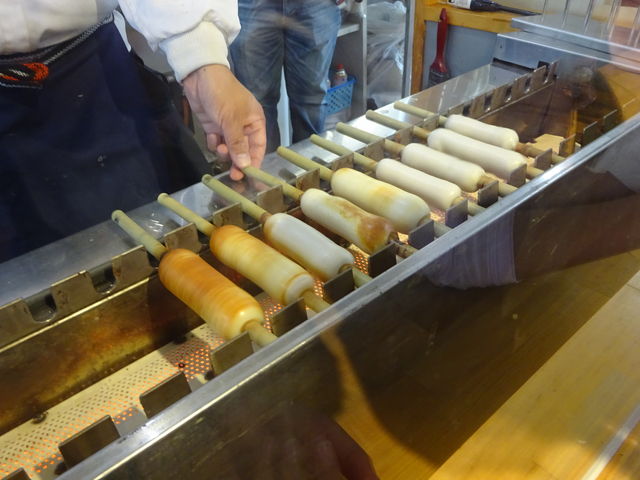 X̕ڂ̑OŏĂĂ܂_܂ڂ̌H[EX̂Ȃ