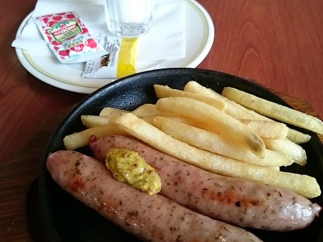 \[Z[Wƃ|eg̃Zbg_CzXg XiRoyal Hostj