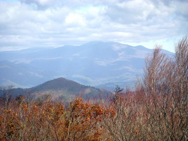 �ݍΊy�R����s�Y�R��]�ށB_�s�Y�R