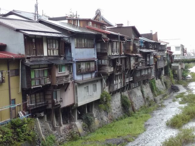 jC`̊RƑ̉ƕ݂̓eʐ^1