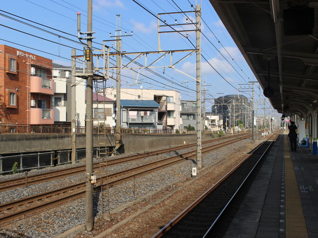 ׂiqFs{̓dԂʉ߂Ă܂_Sk{w