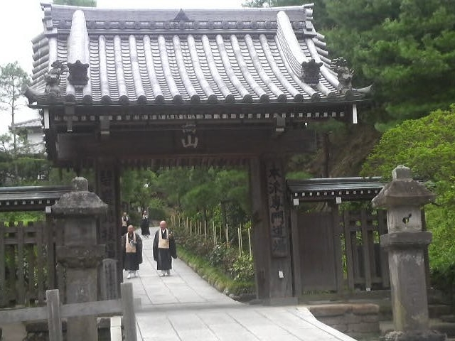 �������i�������j_�������i�������j