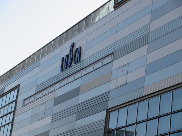 �{�݊O��_���X�J�M�C