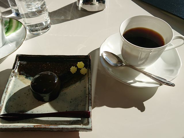 �����L�O�ق́u�R�[�q�[���̂��і݂ƃR�[�q�[�v�̃Z�b�g_�����_��