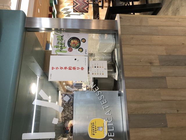 cinnamonD.I.Y. salad & delicatessen̓eʐ^1