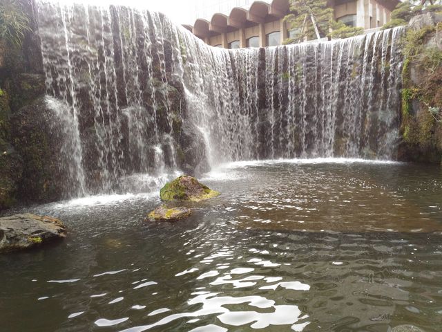 庭園の滝_日本庭園（ホテルニューオータニ）