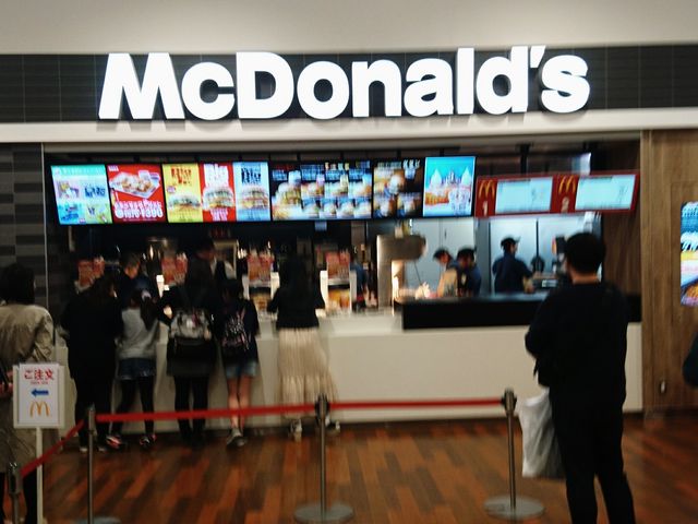 ̃}NhihCI[yYXiMcDonaldfsj̓eʐ^1